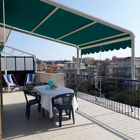 Attico Trilocale Con Solarium A Borghetto Santo Spirito