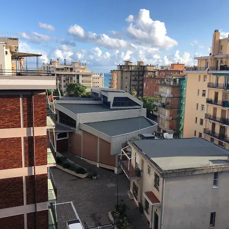 Apartment Attico Trilocale Con Solarium A Borghetto Santo Spirito